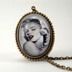 Marilyn Monroe Deluxe Necklace